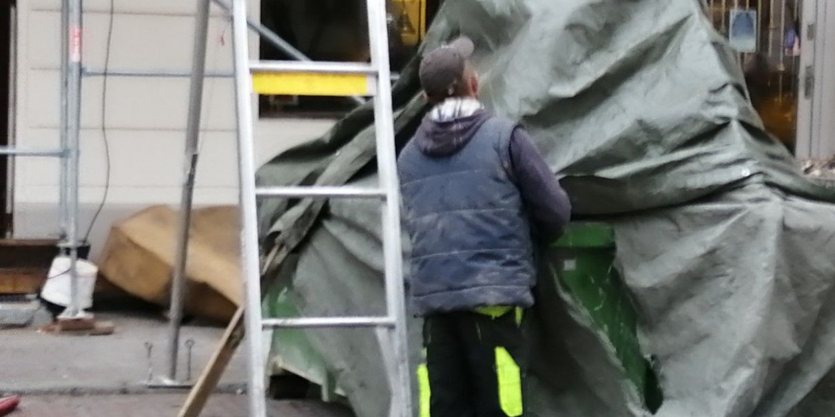 HAŁAS W ŚRODOWISKU PRACY – CO WARTO WIEDZIEĆ