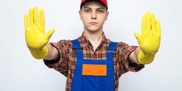 Jak dobrać rękawice ochronne i inne artykuły BHP? Praktyczny przewodnik dla firm